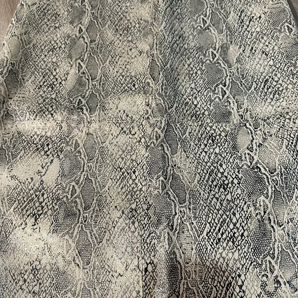 NWT Spiegel Snakeskin Embossed Leather Pencil Skirt Size 4